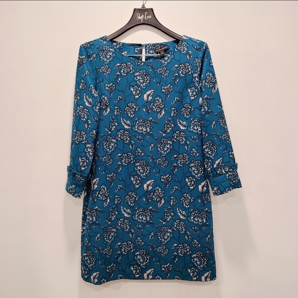 Banana Republic blue floral long sleeve shift drss